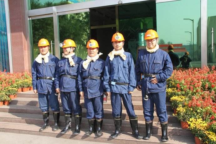 防爆相機(jī)拍攝下的煤礦工人美好瞬間_新地標(biāo)環(huán)保
